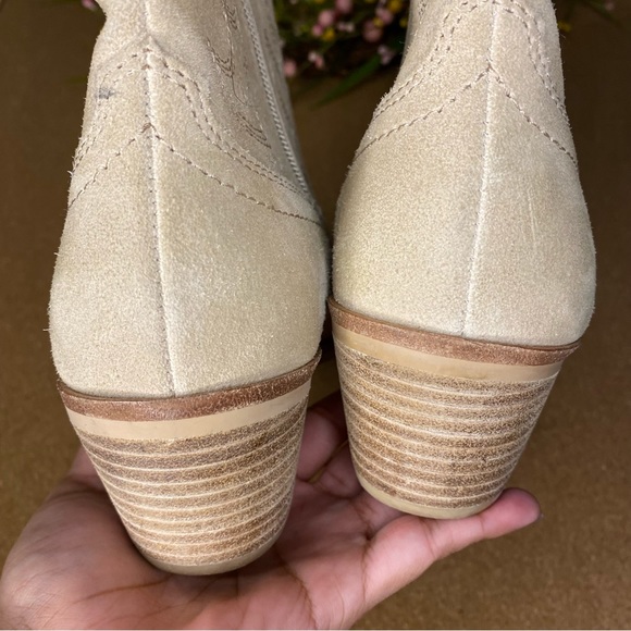 Dolce Vita Solow Western Booties Size 7.5 Beige Dune Suede - Picture 10 of 14